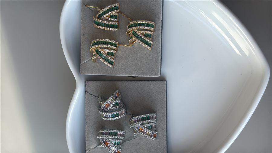 Conjunto Laço Baguete Dourado Verde